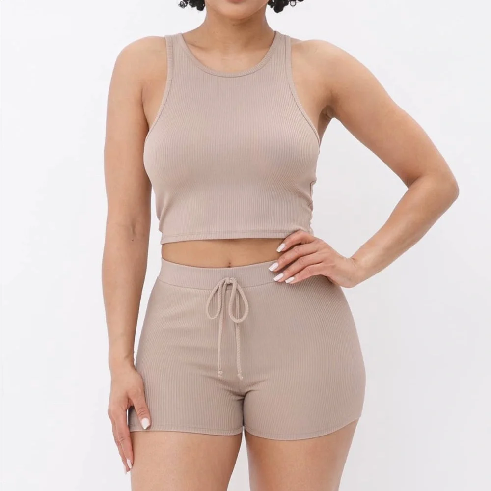 •Sweet Heat• Two Piece Cropped & Ribbed Short Set - Picture 1 of 6